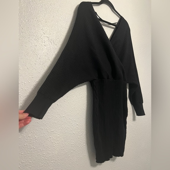 LOVE Tree women’s oversized slouchy sweater dress, ripped black, V neck SZ L - Picture 3 of 10